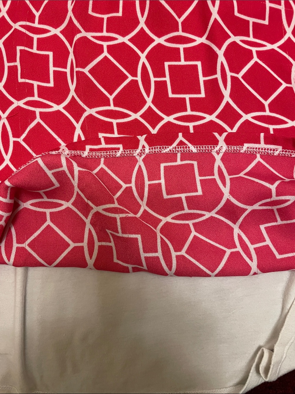 Geometric Print Shell Top - Red & White - Picture 12 of 12